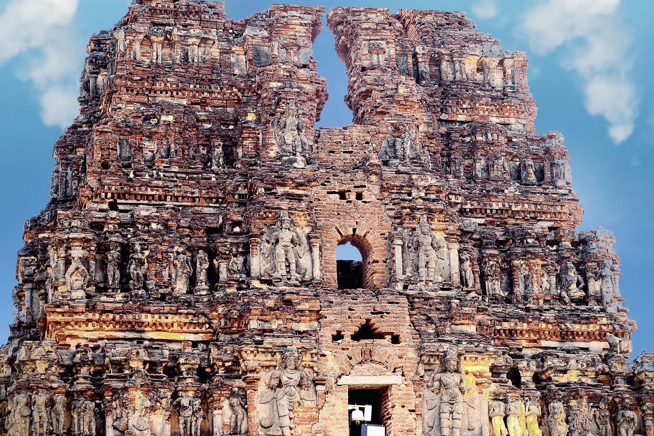 The Poet Who Ruled an Empire: Krishnadevaraya and the Golden Age of Vijayanagara